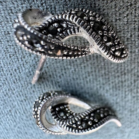 Elegant Sterling Silver Marcasite Earrings Curved Wing Earrings with Gemstone - Picture 4 of 17